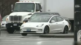 VIDEO Casa Albă, transformată în showroom auto. Președintele Statelor Unite își achiziționează și el o mașină electrică